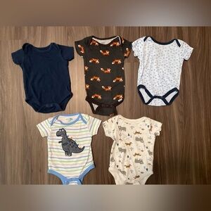 Assorted Baby Bodysuits Set - Navy, Black, White, Cream bundle size 6/9M